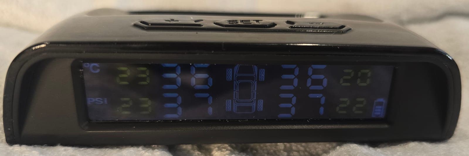 The Aura screen, close up, showing pressures and temperatures.